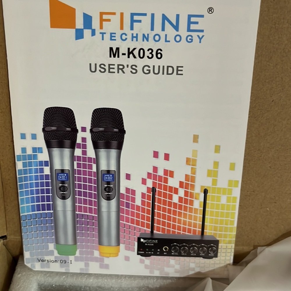 FIFINE Technology Wireless Microphone Set - Picture 2 of 4
